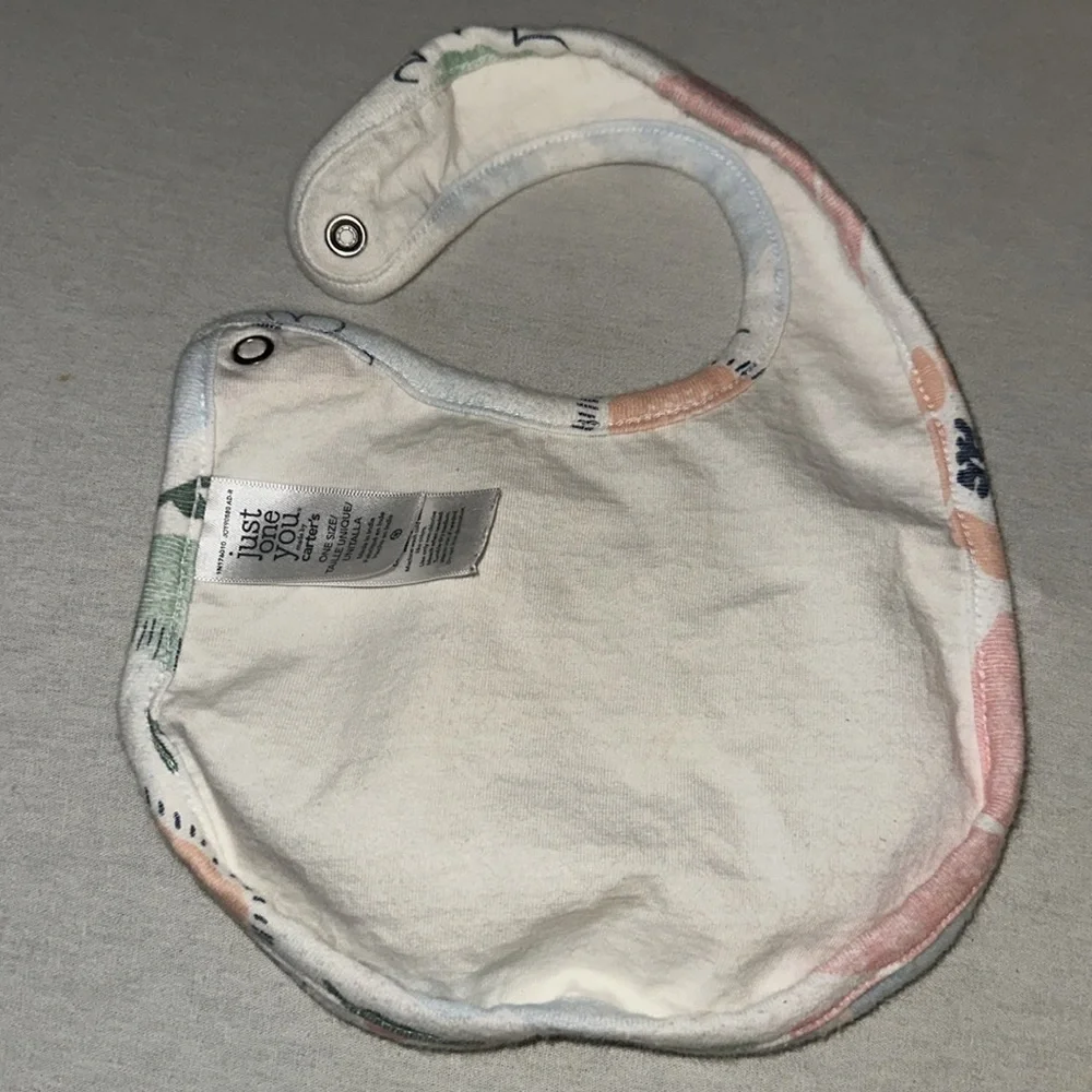 Kids Size OS Carter's Multicolor Floral Baby Bib.